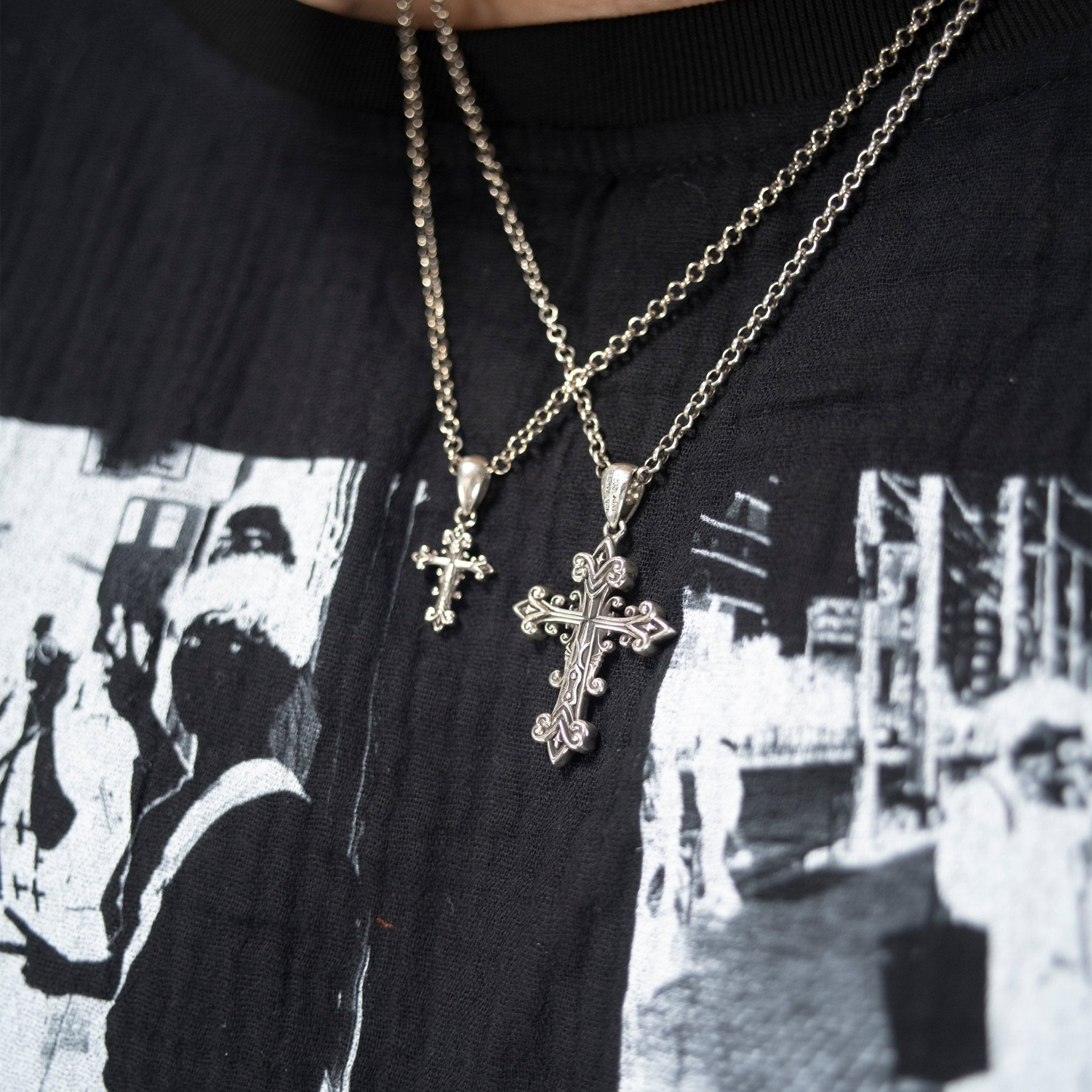 .925 MINI BLOOM CROSS NECKLACE - angeltype