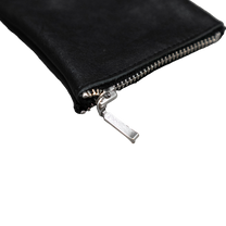 ANGELtype Leather Jewelry Pouch v3 zipper detail – Silvertone YKK Zipper Black Leather