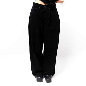BAGGY PLEATED JEANS