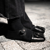 ANGELtype 2D Sandals on foot detail – .925 Silver Chainmail Button Horsehide