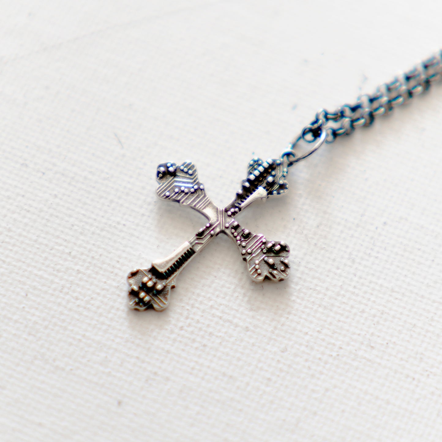 (A) .925 CIRCUIT CROSS NECKLACE - angeltype